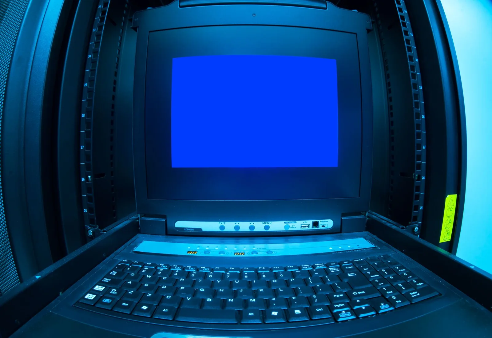 Rack-mounted server administration equipment in a data centre